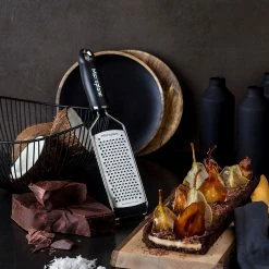 Microplane Gourmet Reibe Grob Schwarz 9 Microplane Gourmet Reibe Grob Schwarz -Zetzsche Geschäft IMG100067975 48930