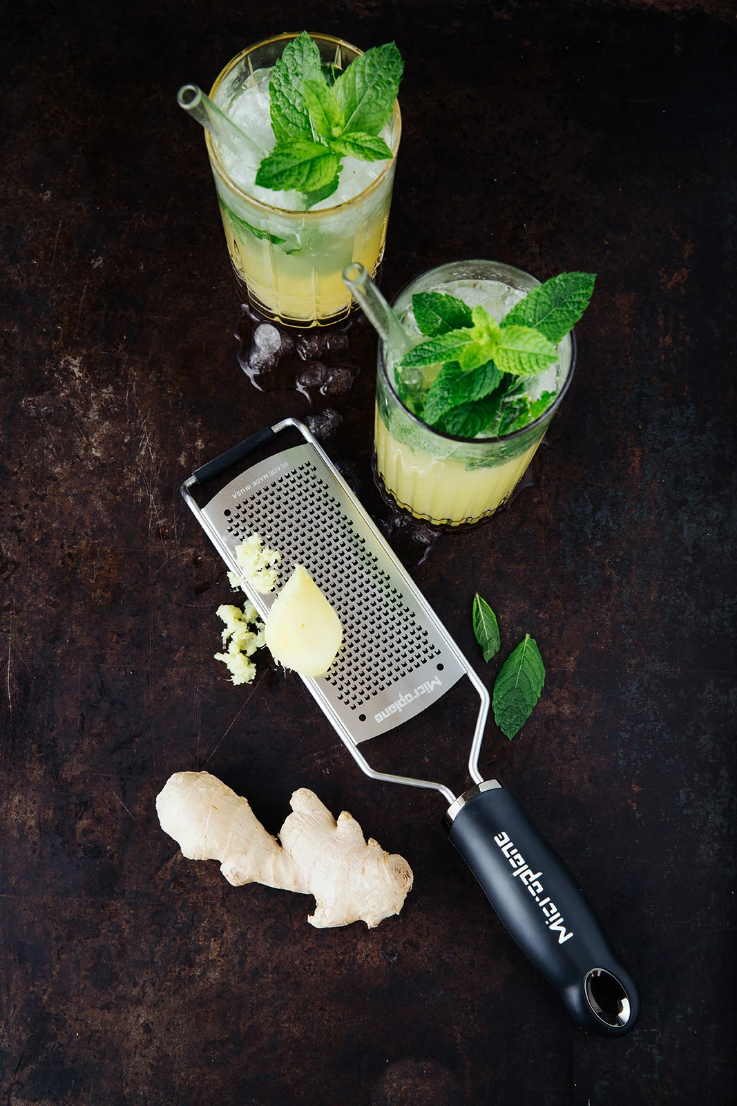 Microplane Gourmet Reibe Fein Schwarz 2 Microplane Gourmet Reibe Fein Schwarz – Bild 2