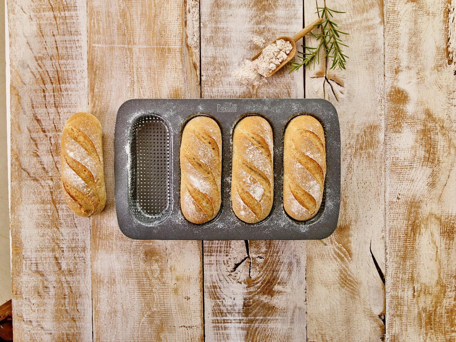 Brotbackzubehör RBV Birkmann Laib & Seele Mini-Baguetteblech Für 4 Stück 4 Brotbackzubehör RBV Birkmann Laib & Seele Mini-Baguetteblech Für 4 Stück – Bild 4