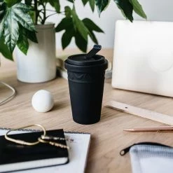 KPM - Berlin Porzellanbecher KPM - Berlin Kurland Schwarz To-Go Becher Mit Deckel -Zetzsche Geschäft IMG100136060 48378