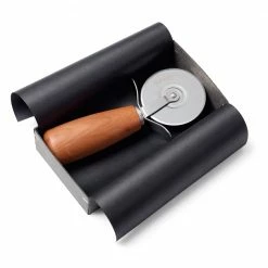 Triangle Solingen Soul Pizzaschneider 7cm Pflaumenholz I.K. 4 Triangle Solingen Soul Pizzaschneider 7cm Pflaumenholz I.K. -Zetzsche Geschäft IMG100142044 35997