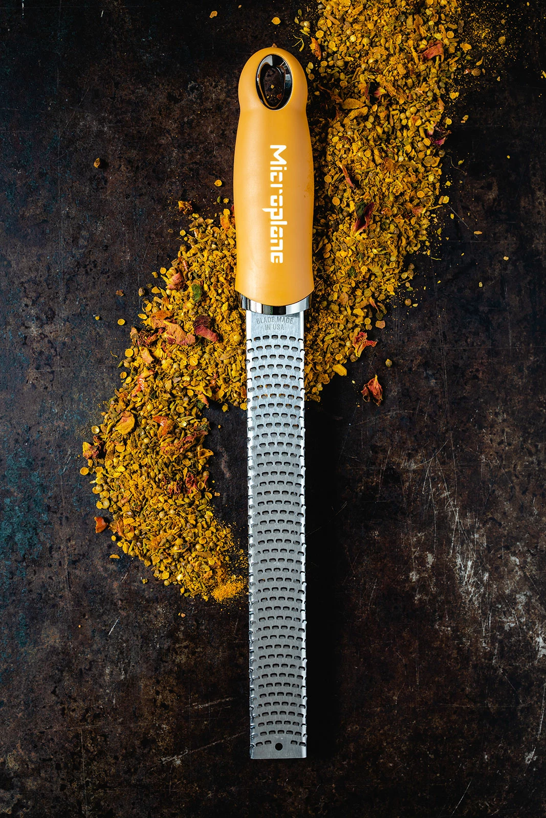 Zesterreiben & Zestenreißer Microplane Premium Classic Reibe Zester Senfgelb 6 Zesterreiben & Zestenreißer Microplane Premium Classic Reibe Zester Senfgelb – Bild 6