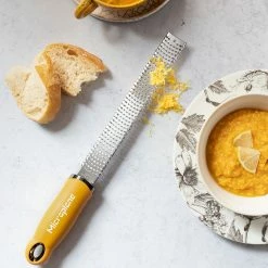 Zesterreiben & Zestenreißer Microplane Premium Classic Reibe Zester Senfgelb 10 Zesterreiben & Zestenreißer Microplane Premium Classic Reibe Zester Senfgelb -Zetzsche Geschäft IMG100157310 48856